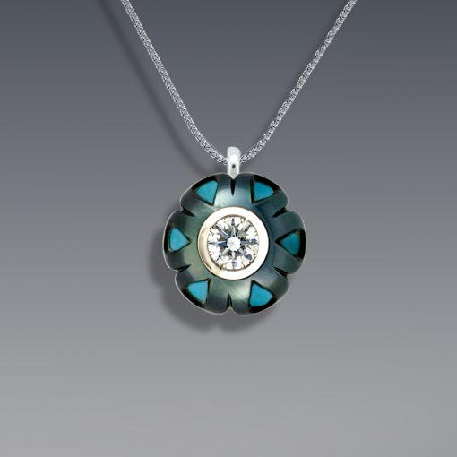 Galatea Pearl Pendant With Tear-Drop Carving